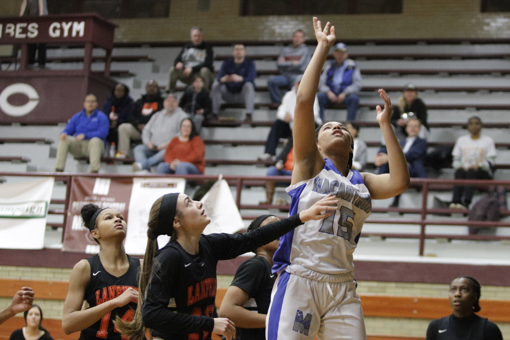 GALLERY-MacArthur-sectional-semis-010-022620.JPG